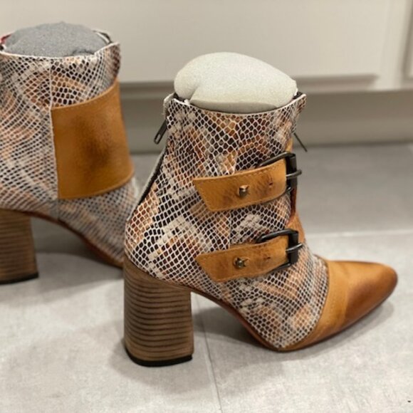 **SOLD** Freebird by Steven Tan Multi Snake Joey (original release) - Picture 2 of 5